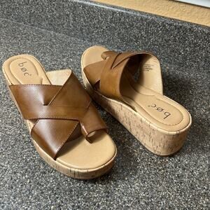 b.o.c Born Tan Faux Leather Cork Wedge Sandals Womens Size 10 M Toe Ring Slip On